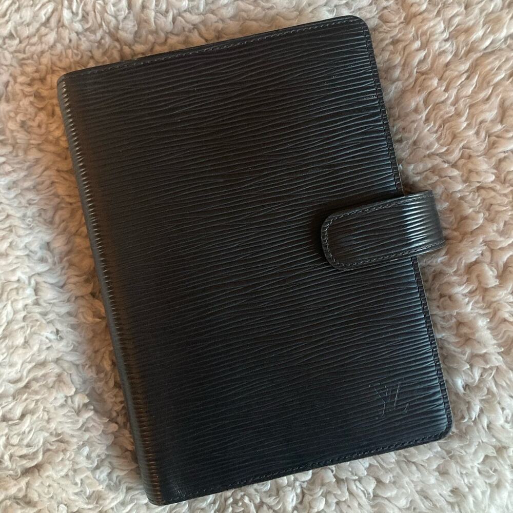 Louis Vuitton Black Epi Cross-Grain Leather MM (Medium) Agenda/Planner SP4099